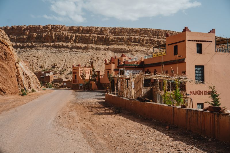 Village de montagnes au Maroc