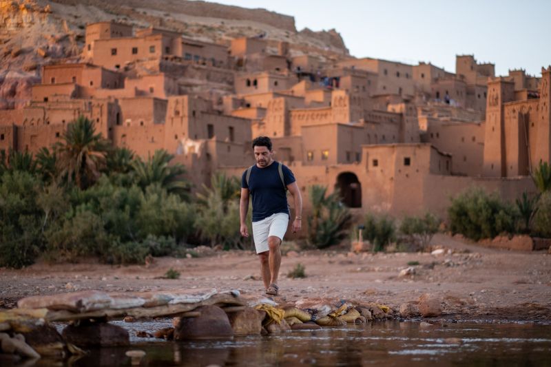 Homme devant Ait Ben Haddou